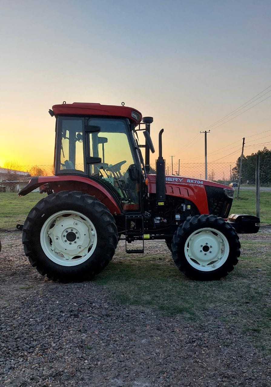 Tractor Agrícola RK704C - Imagen 2