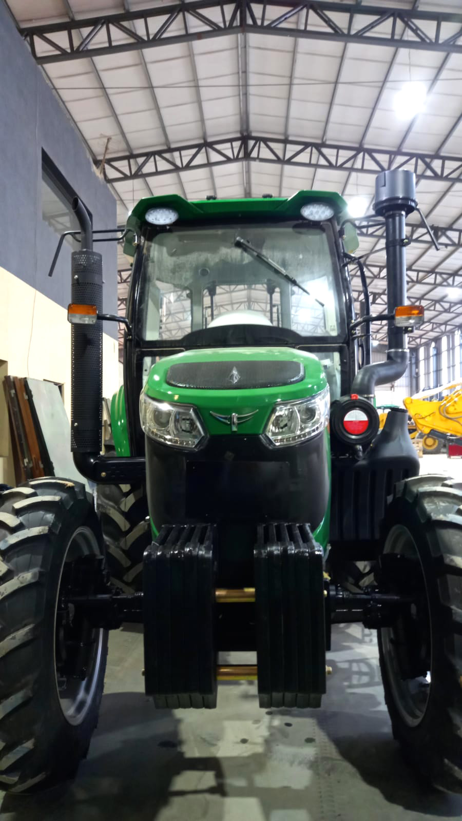 Tractor Agrícola RC1004 - Imagen 2